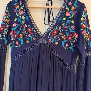 En Crème Dress, flattering & elegant, size S